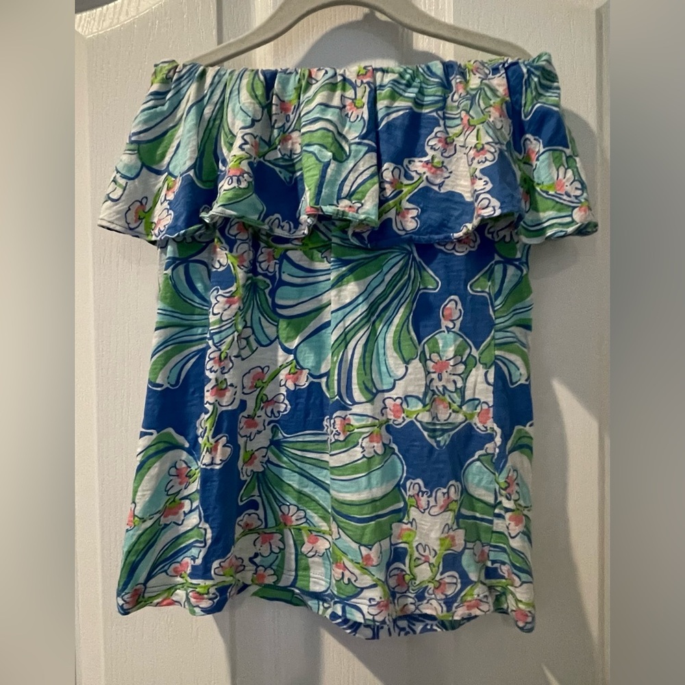 Sleeveless Girl’s Lilly Pulitzer top